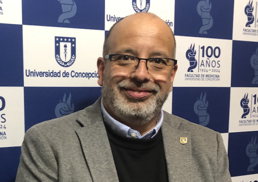 Académico de NEPSAM aborda la sobrecarga emocional estudiantil en entrevista con El Mercurio